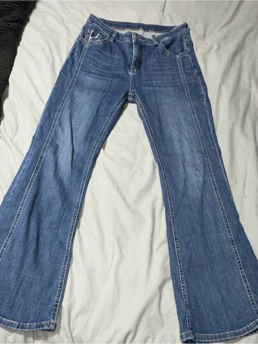 Classic Flare Jeans in Blue for Women